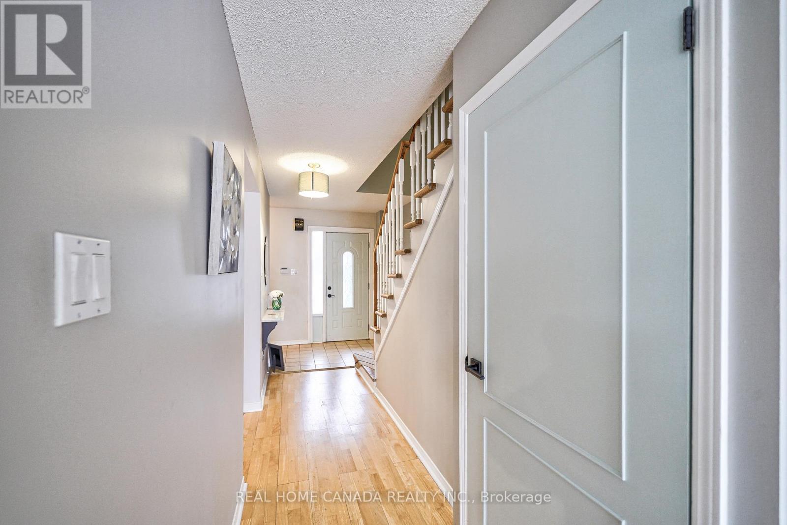 540 Bluesky Crescent, Mississauga, Ontario  L5R 2S2 - Photo 10 - W13090078