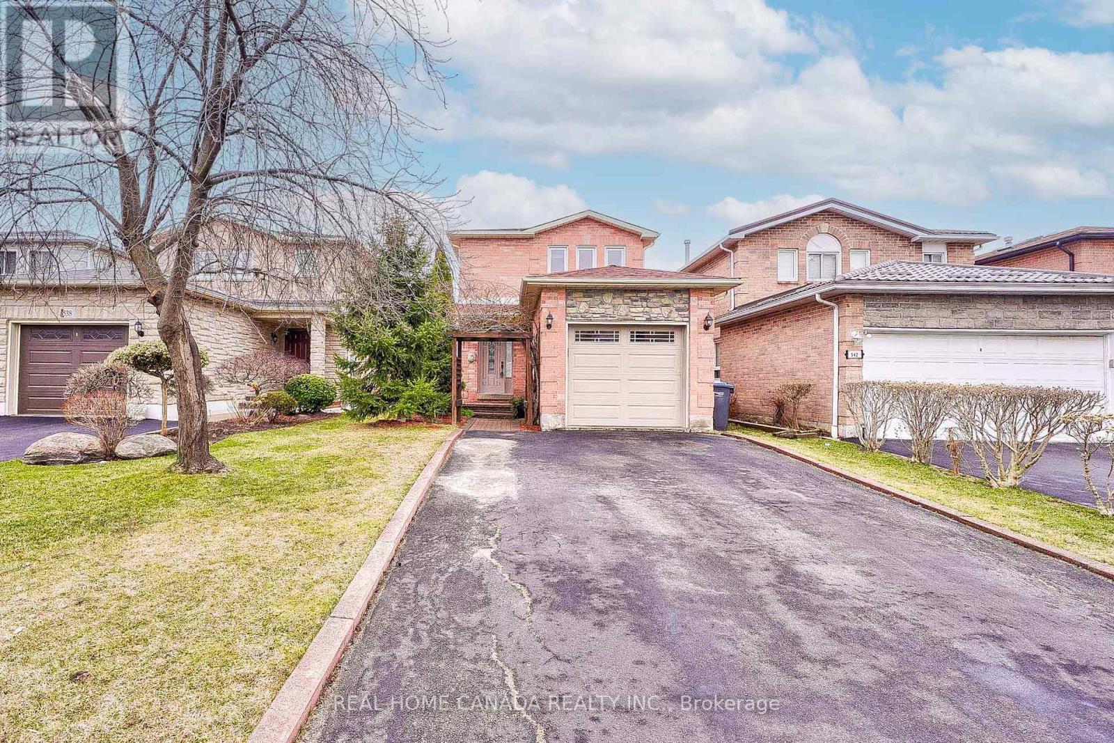 540 Bluesky Crescent, Mississauga, Ontario  L5R 2S2 - Photo 2 - W13090078
