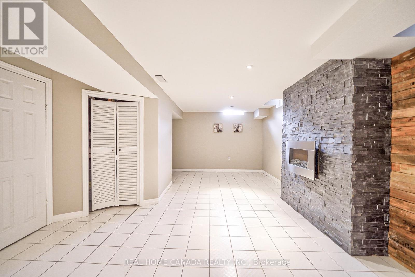 540 Bluesky Crescent, Mississauga, Ontario  L5R 2S2 - Photo 39 - W13090078