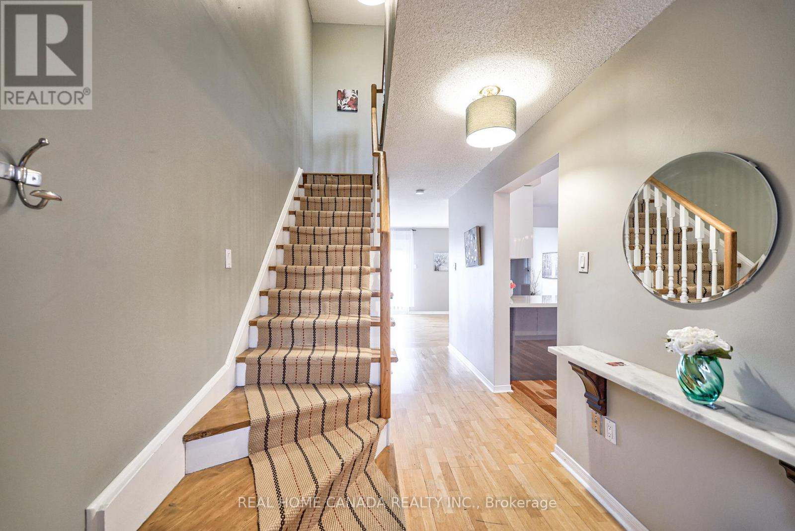 540 Bluesky Crescent, Mississauga, Ontario  L5R 2S2 - Photo 7 - W13090078