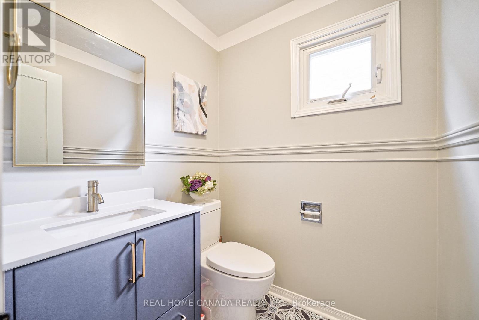540 Bluesky Crescent, Mississauga, Ontario  L5R 2S2 - Photo 9 - W13090078
