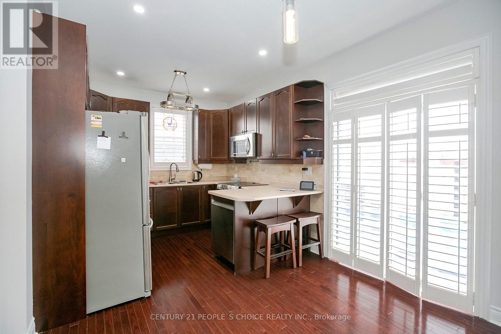 33 Accent Circle, Brampton, Ontario  L7A 0L3 - Photo 16 - W13090086