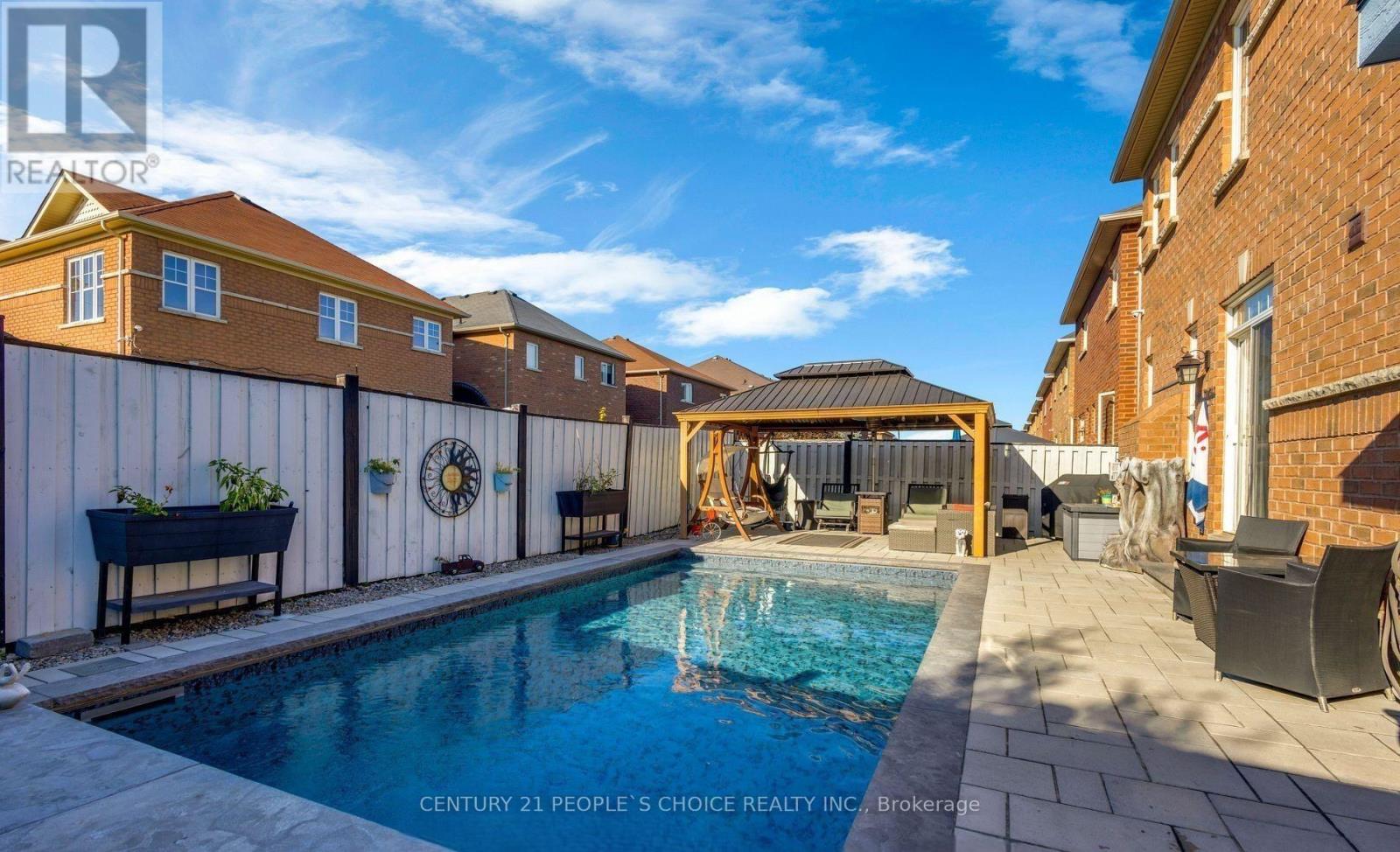 33 Accent Circle, Brampton, Ontario  L7A 0L3 - Photo 44 - W13090086