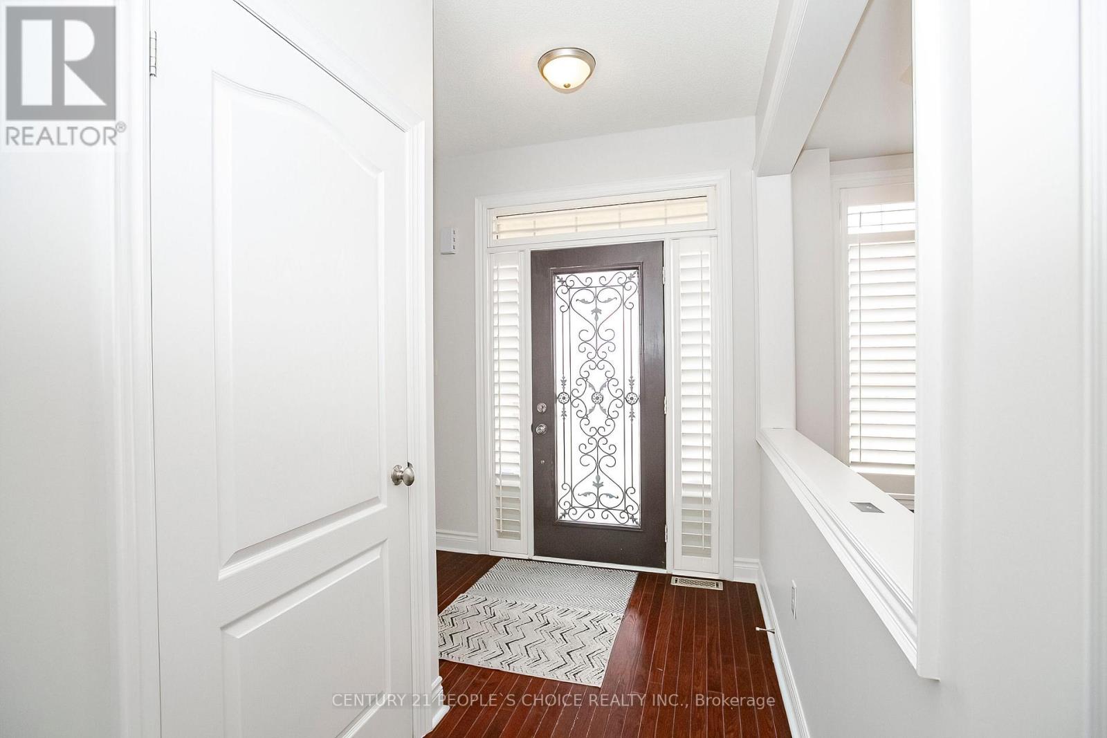 33 Accent Circle, Brampton, Ontario  L7A 0L3 - Photo 5 - W13090086