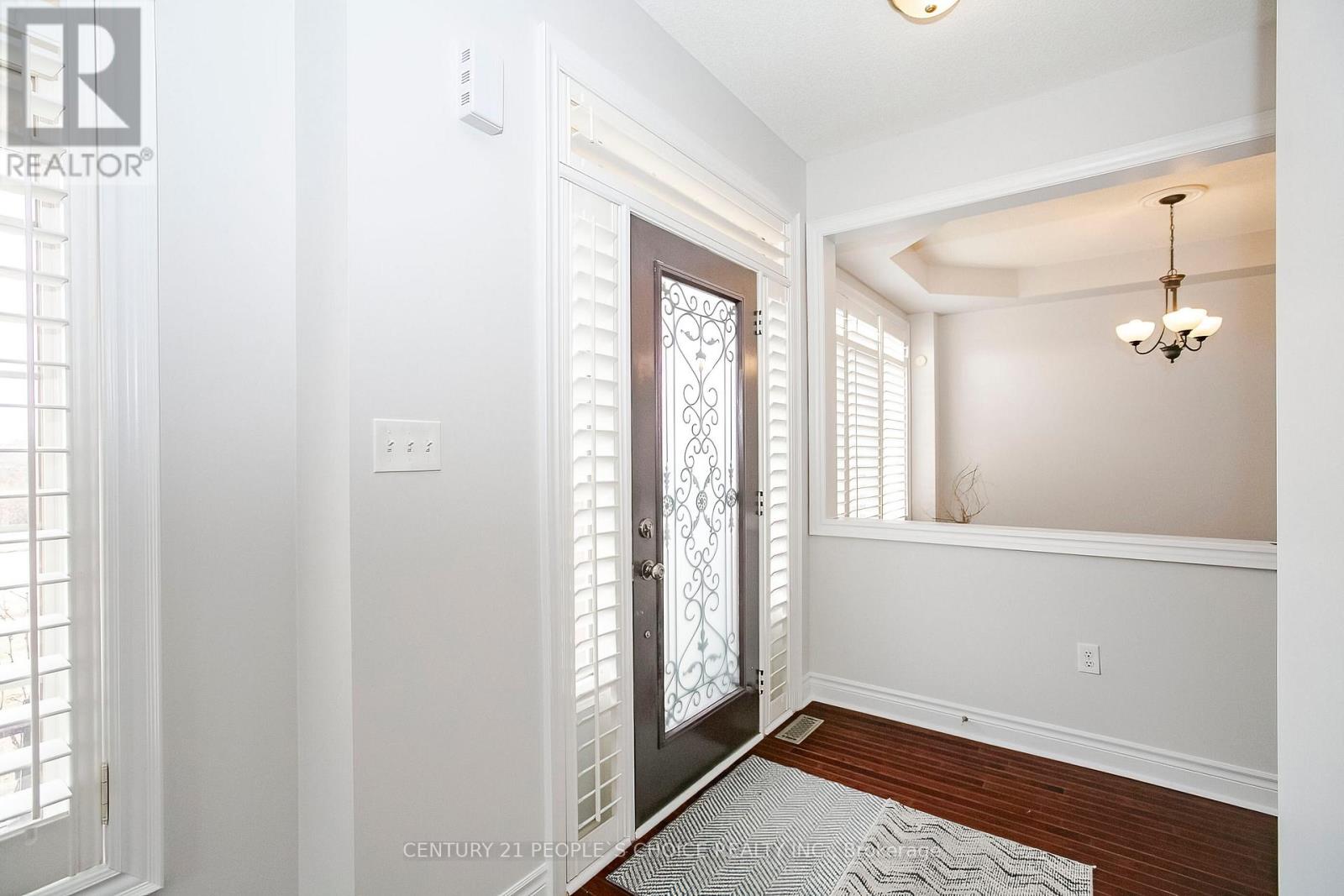 33 Accent Circle, Brampton, Ontario  L7A 0L3 - Photo 6 - W13090086