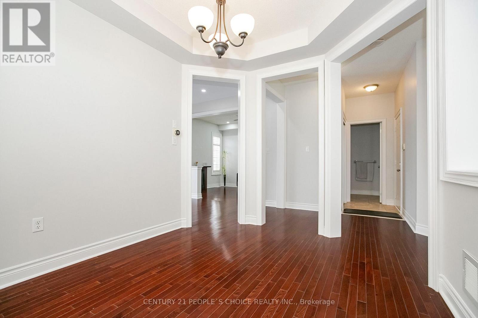 33 Accent Circle, Brampton, Ontario  L7A 0L3 - Photo 9 - W13090086