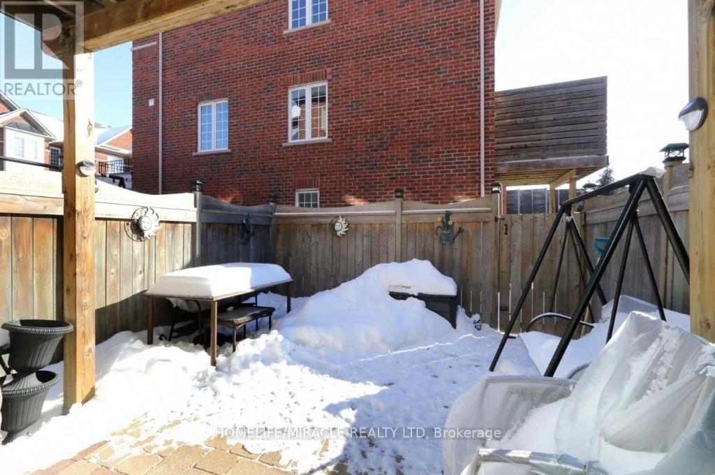 29 Denison Avenue, Brampton, Ontario  L6X 0H2 - Photo 10 - W13090098