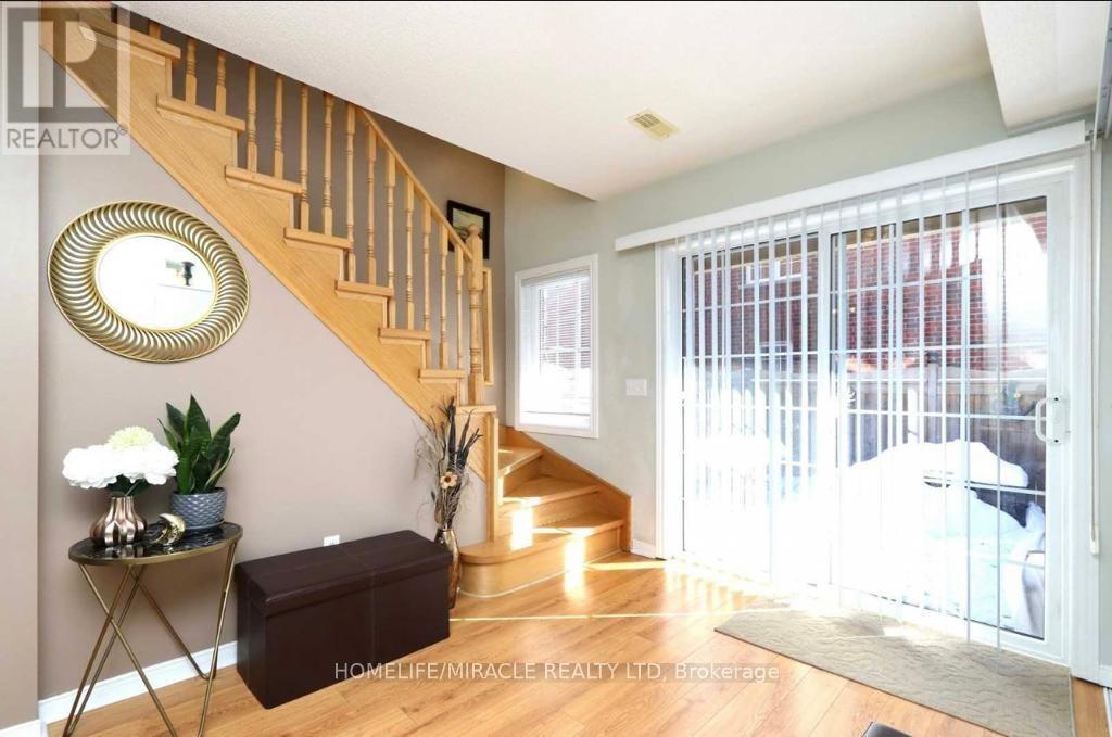 29 Denison Avenue, Brampton, Ontario  L6X 0H2 - Photo 2 - W13090098