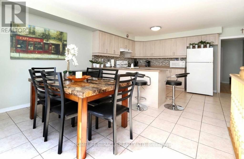 29 Denison Avenue, Brampton, Ontario  L6X 0H2 - Photo 4 - W13090098