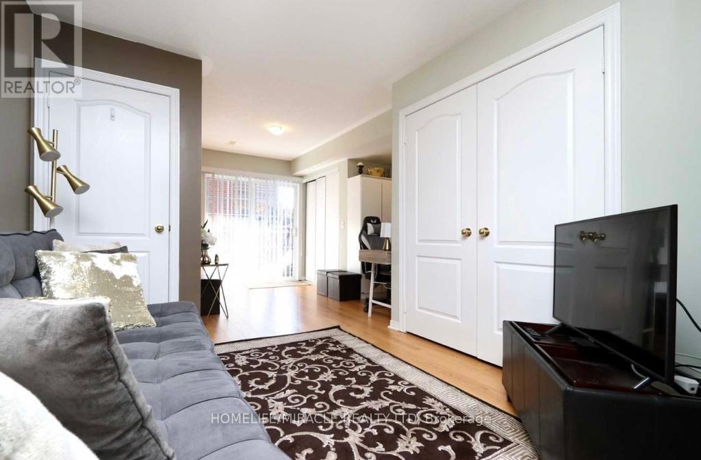 29 Denison Avenue, Brampton, Ontario  L6X 0H2 - Photo 5 - W13090098