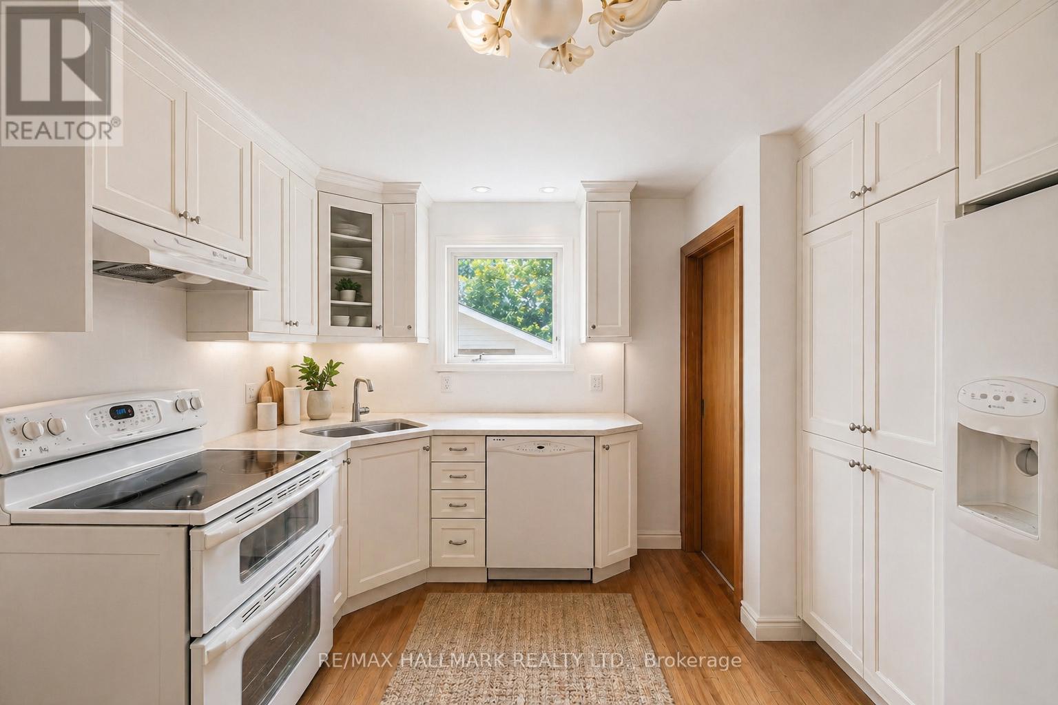 Main - 2112 Truscott Drive, Mississauga, Ontario  L5J 2A6 - Photo 6 - W13090138