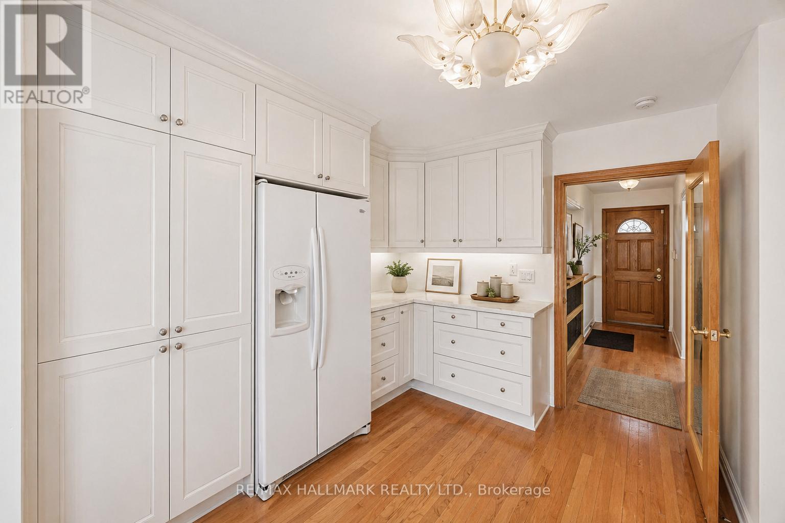 Main - 2112 Truscott Drive, Mississauga, Ontario  L5J 2A6 - Photo 7 - W13090138