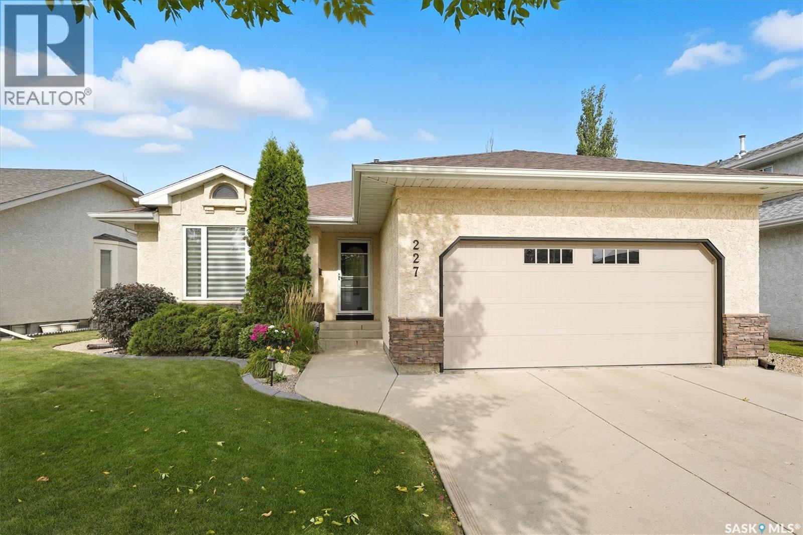 227 Brightwater Way, Saskatoon, Saskatchewan  S7J 5H8 - Photo 54 - SK034936