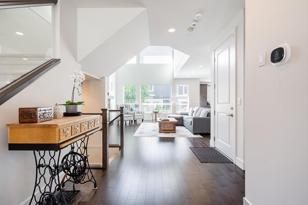 16716 18 Avenue, Surrey, British Columbia  V3Z 0T3 - Photo 3 - R3120139