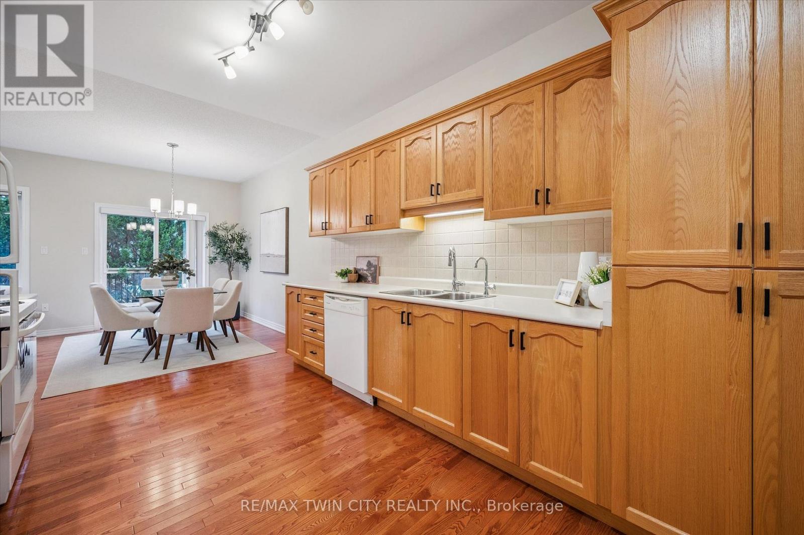 9 - 100 Idle Creek Drive, Kitchener, Ontario  N2A 4H3 - Photo 6 - X13090146