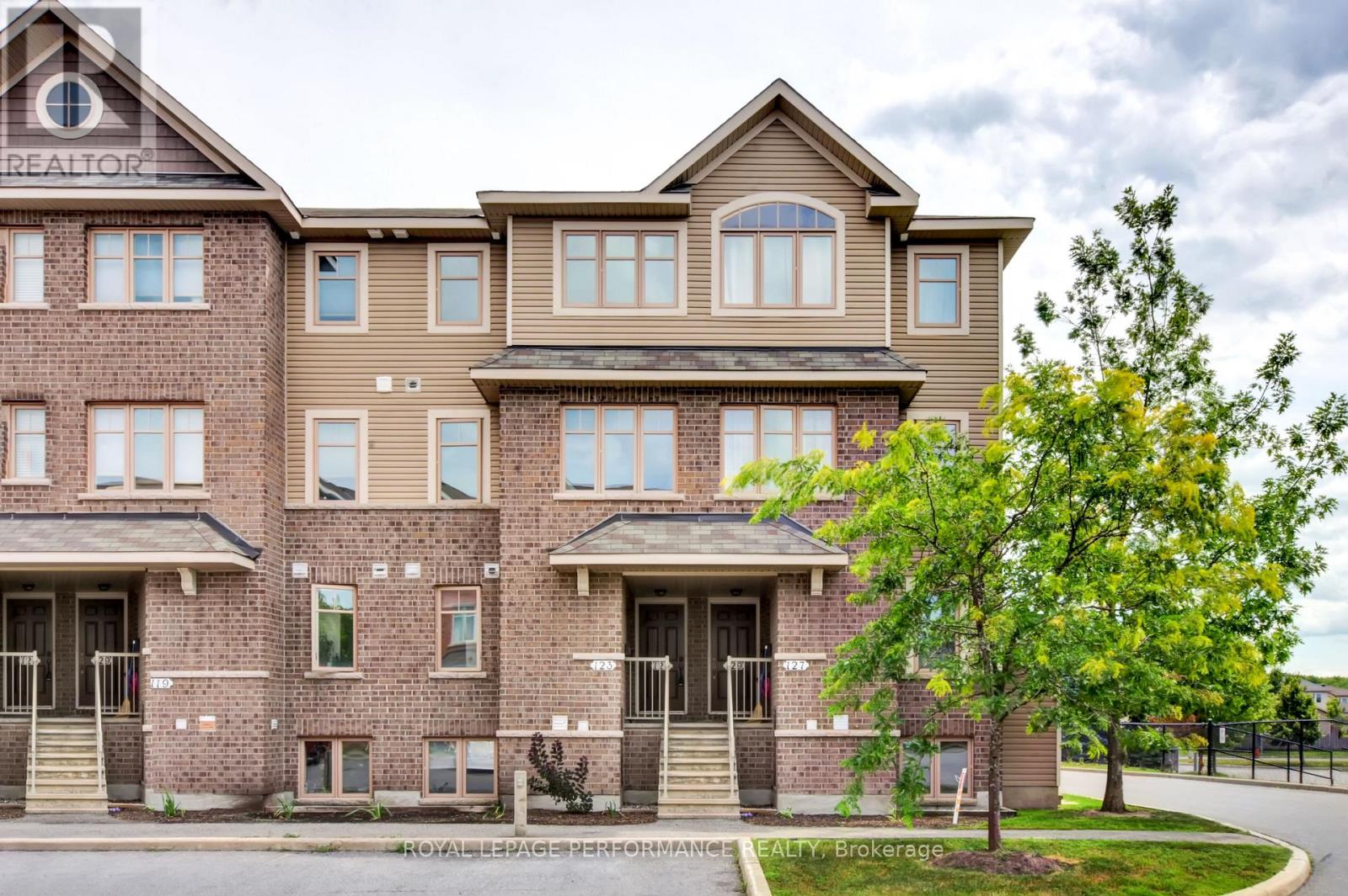 125 WINDSWEPT PRIVATE, Ottawa, Ontario