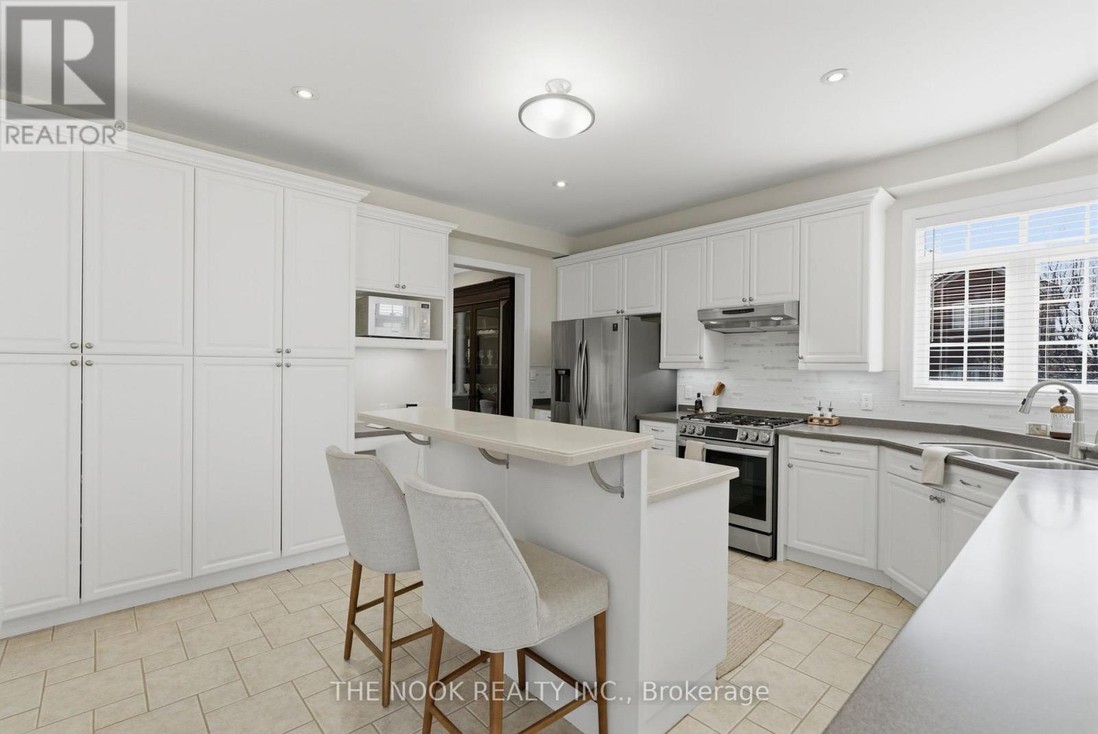 926 Red Deer Avenue, Oshawa, Ontario  L1K 0C4 - Photo 11 - E13090212