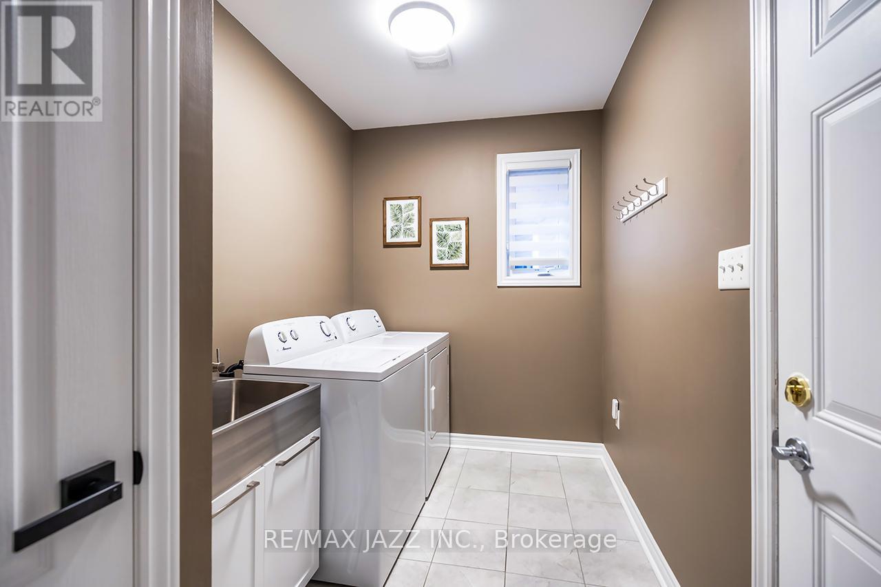872 William Lee Avenue, Oshawa, Ontario  L1K 0W2 - Photo 8 - E13090446
