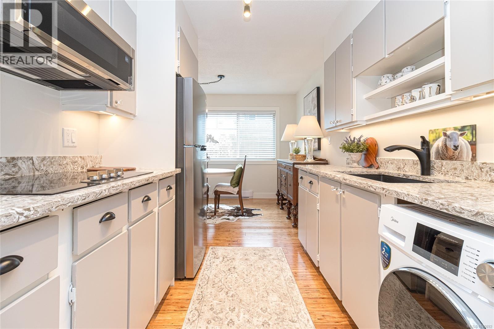 101 2427 Amherst Ave, Sidney, British Columbia  V8L 2H1 - Photo 11 - 1030892