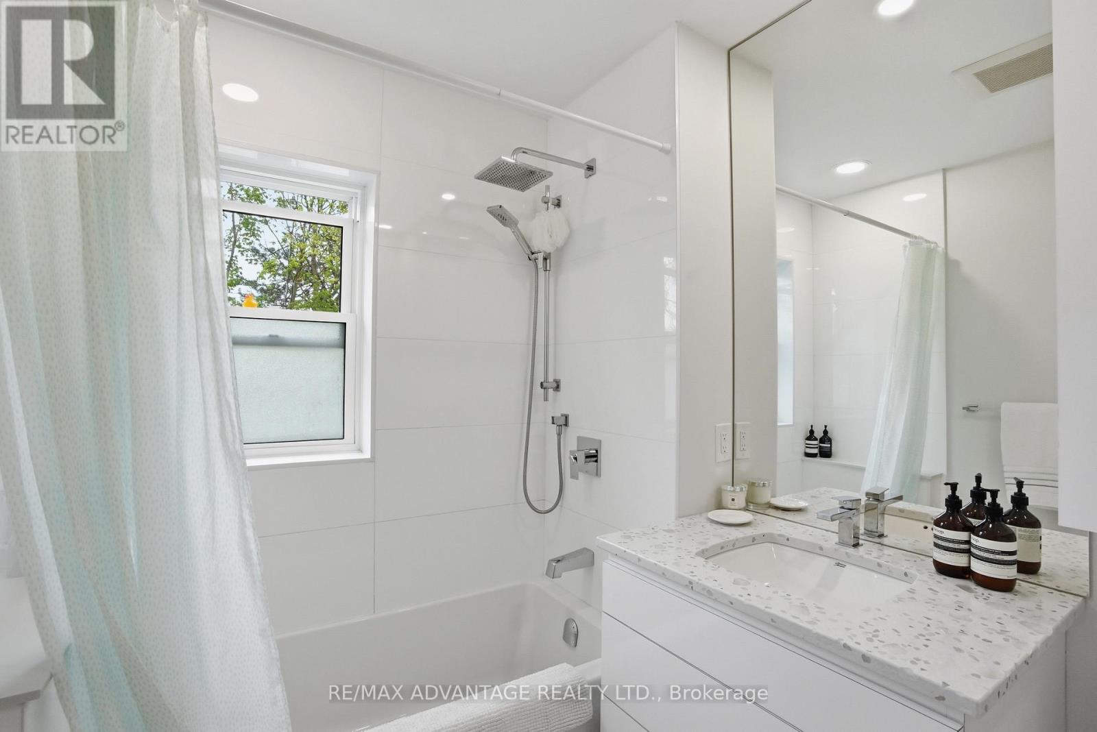 124 Windsor Avenue, London South, Ontario  N6C 1Z9 - Photo 24 - X13090400