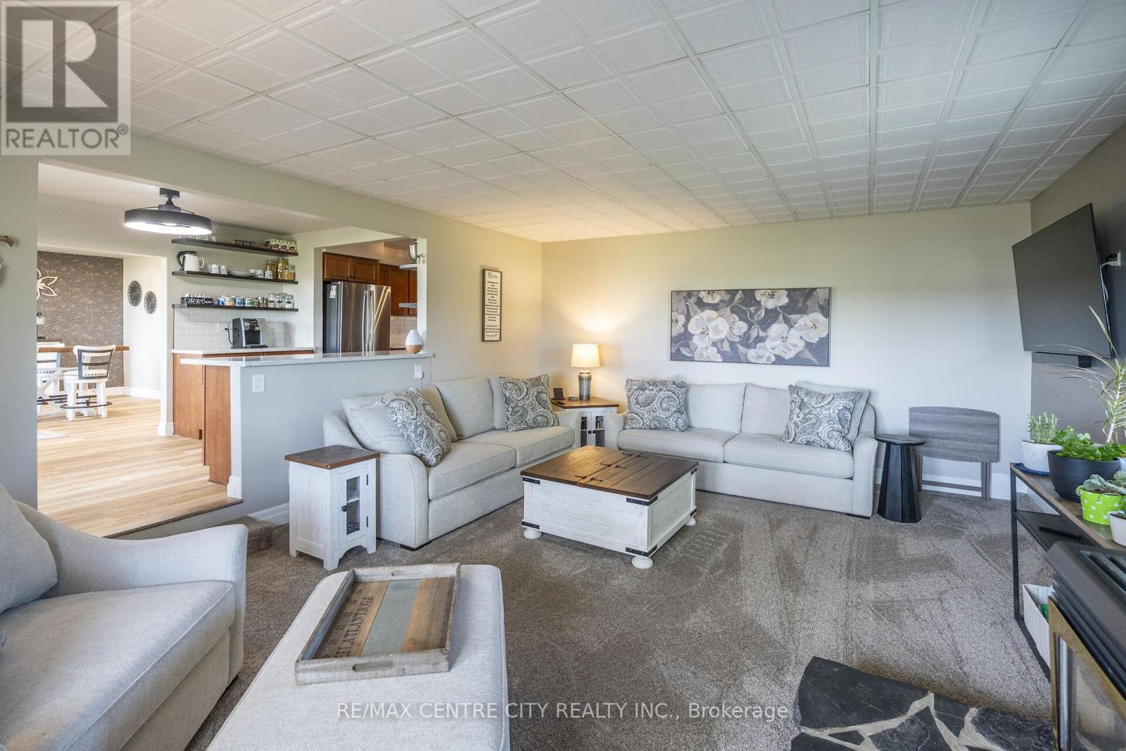 29883 West Bothwell Road, Chatham-Kent, Ontario  N0P 1C0 - Photo 12 - X13090452