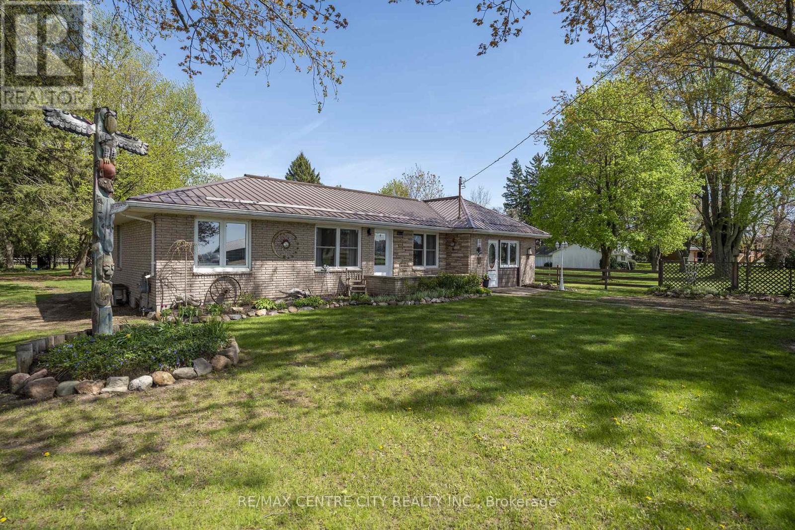 29883 West Bothwell Road, Chatham-Kent, Ontario  N0P 1C0 - Photo 2 - X13090452