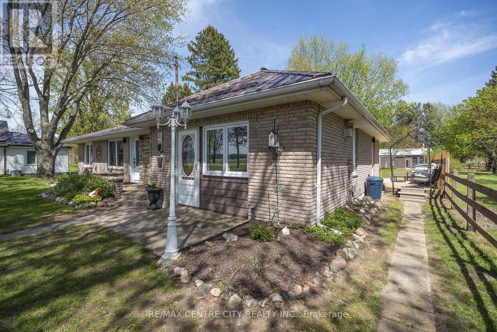 29883 West Bothwell Road, Chatham-Kent, Ontario  N0P 1C0 - Photo 29 - X13090452