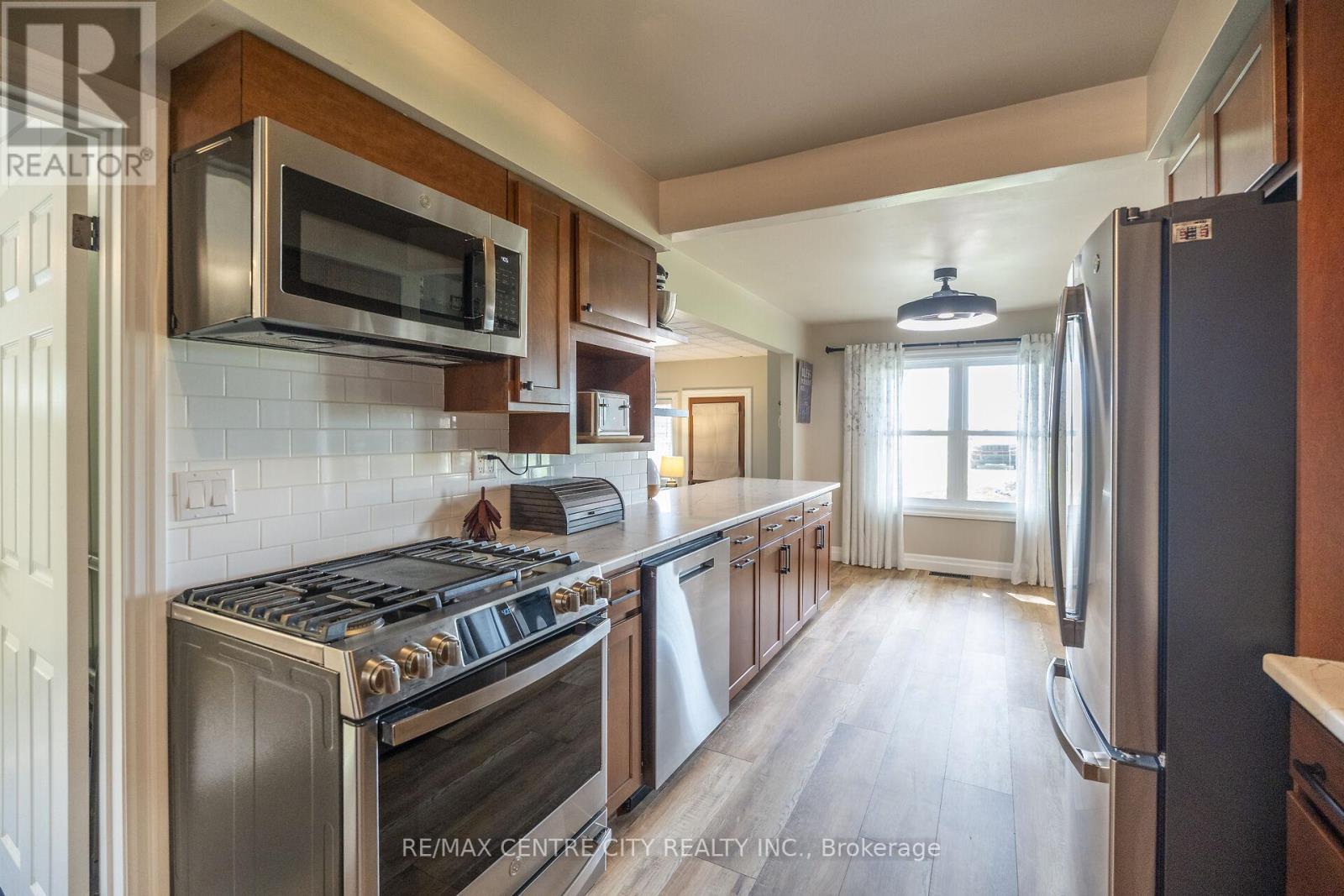29883 West Bothwell Road, Chatham-Kent, Ontario  N0P 1C0 - Photo 8 - X13090452