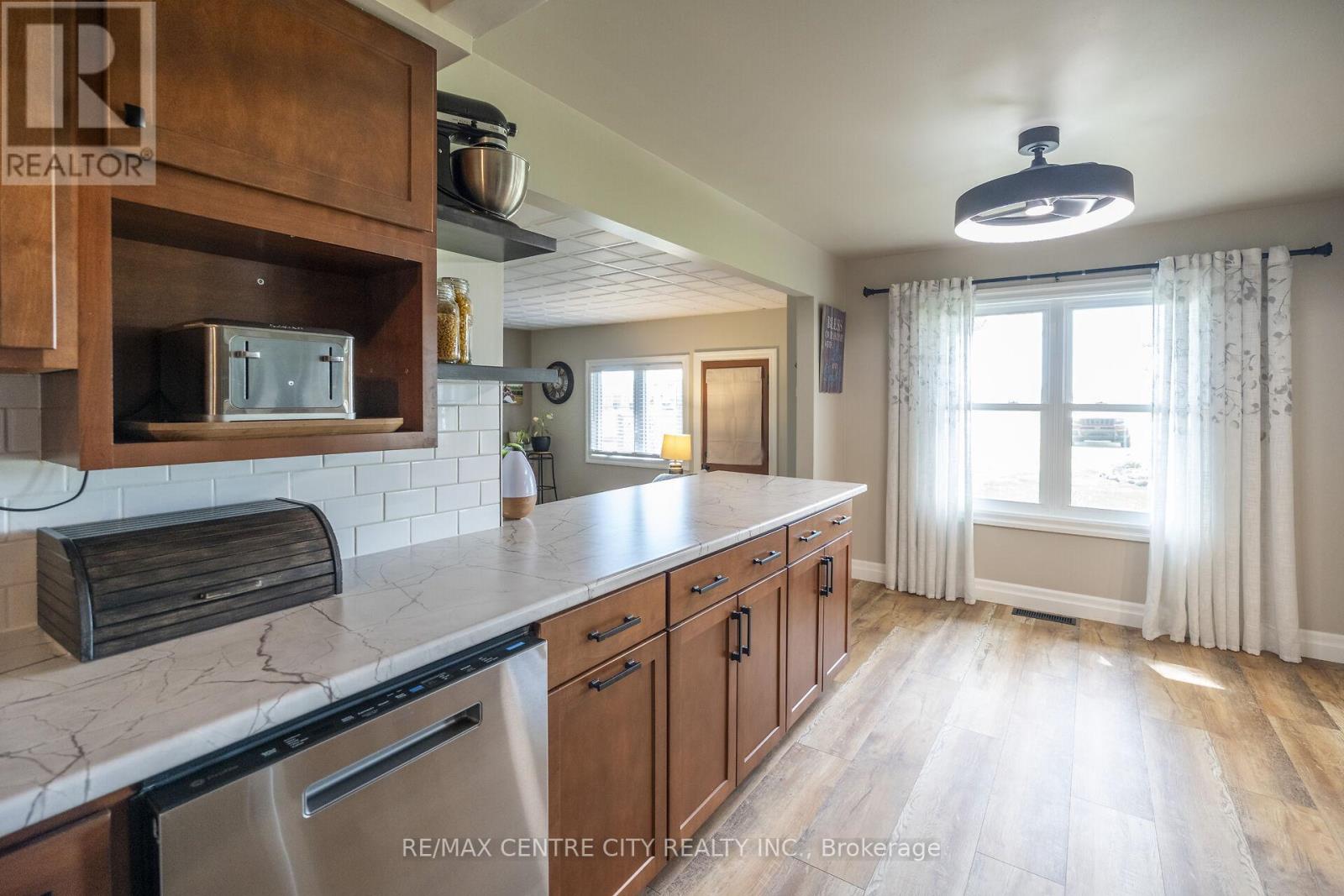 29883 West Bothwell Road, Chatham-Kent, Ontario  N0P 1C0 - Photo 9 - X13090452