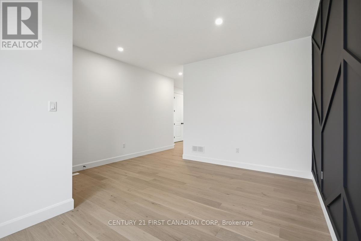 1586 Upper West Avenue, London South, Ontario  N6K 0M2 - Photo 5 - X13090476