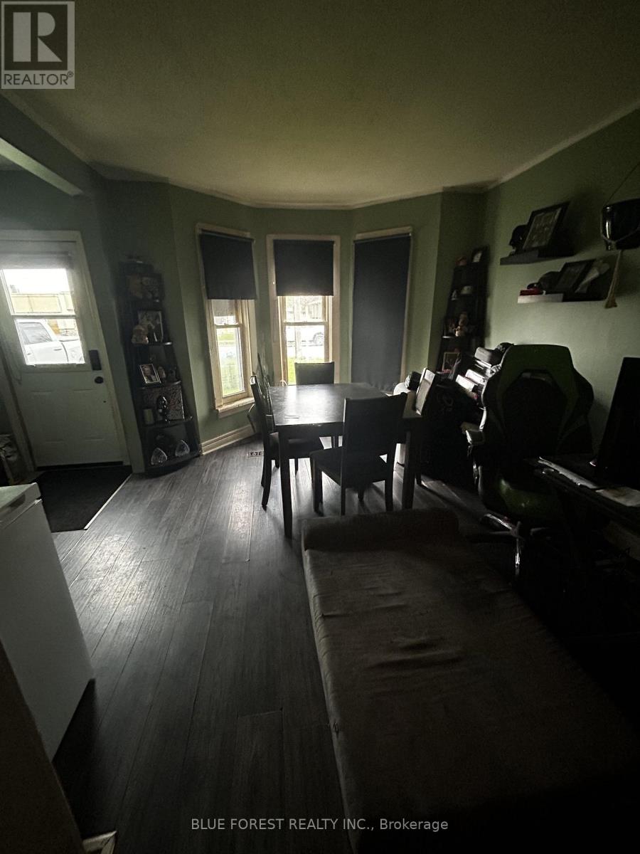 15 Alexandria Avenue, St. Thomas, Ontario  N5P 3M7 - Photo 2 - X13090552