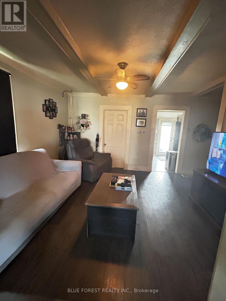 15 Alexandria Avenue, St. Thomas, Ontario  N5P 3M7 - Photo 3 - X13090552