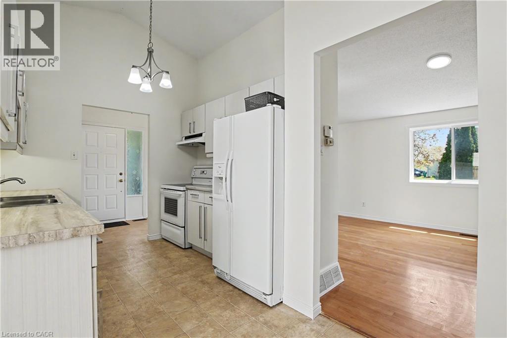 209 Middlebury Drive, Waterloo, Ontario  N2T 2H6 - Photo 13 - 40827083