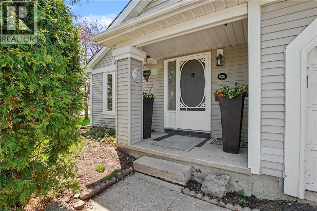 209 Middlebury Drive, Waterloo, Ontario  N2T 2H6 - Photo 4 - 40827083