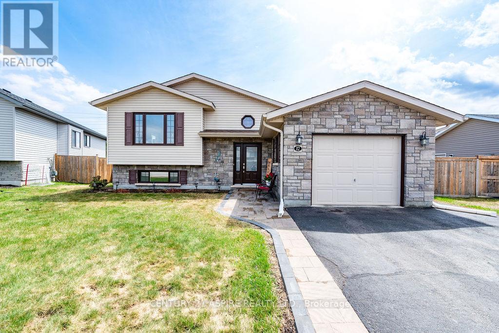 17 NEWPORT DRIVE, Petawawa, Ontario