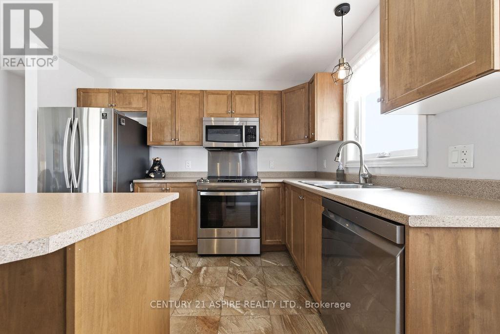17 Newport Drive, Petawawa, Ontario  K8H 0C9 - Photo 11 - X13090376