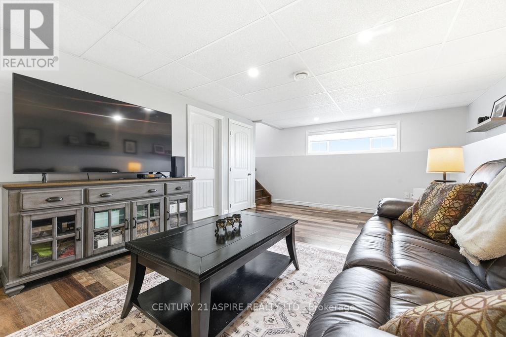 17 Newport Drive, Petawawa, Ontario  K8H 0C9 - Photo 25 - X13090376
