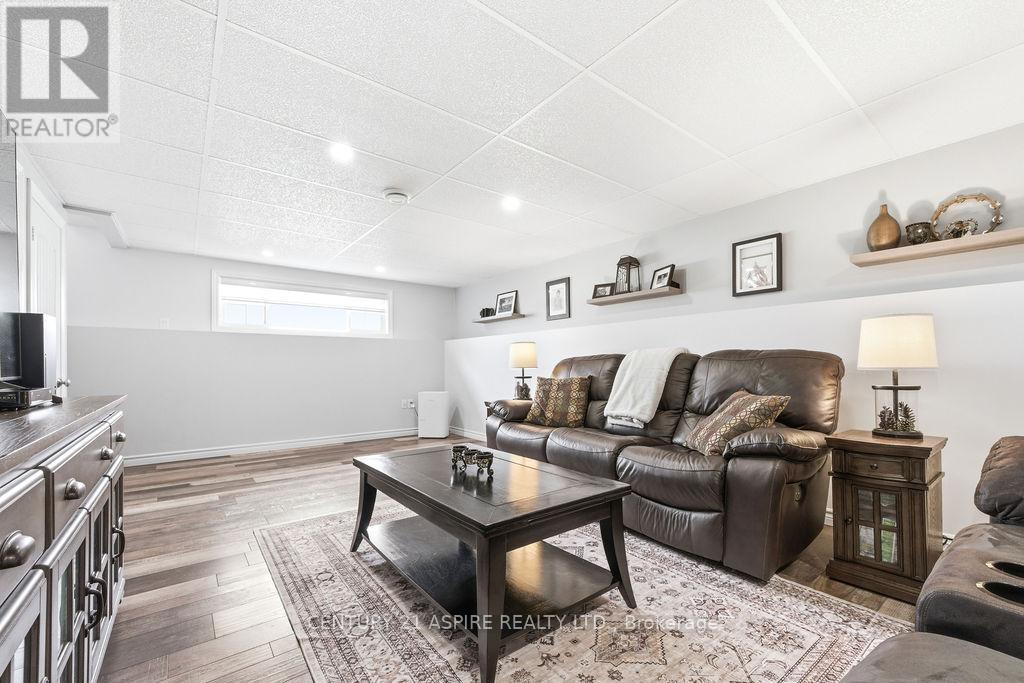17 Newport Drive, Petawawa, Ontario  K8H 0C9 - Photo 26 - X13090376