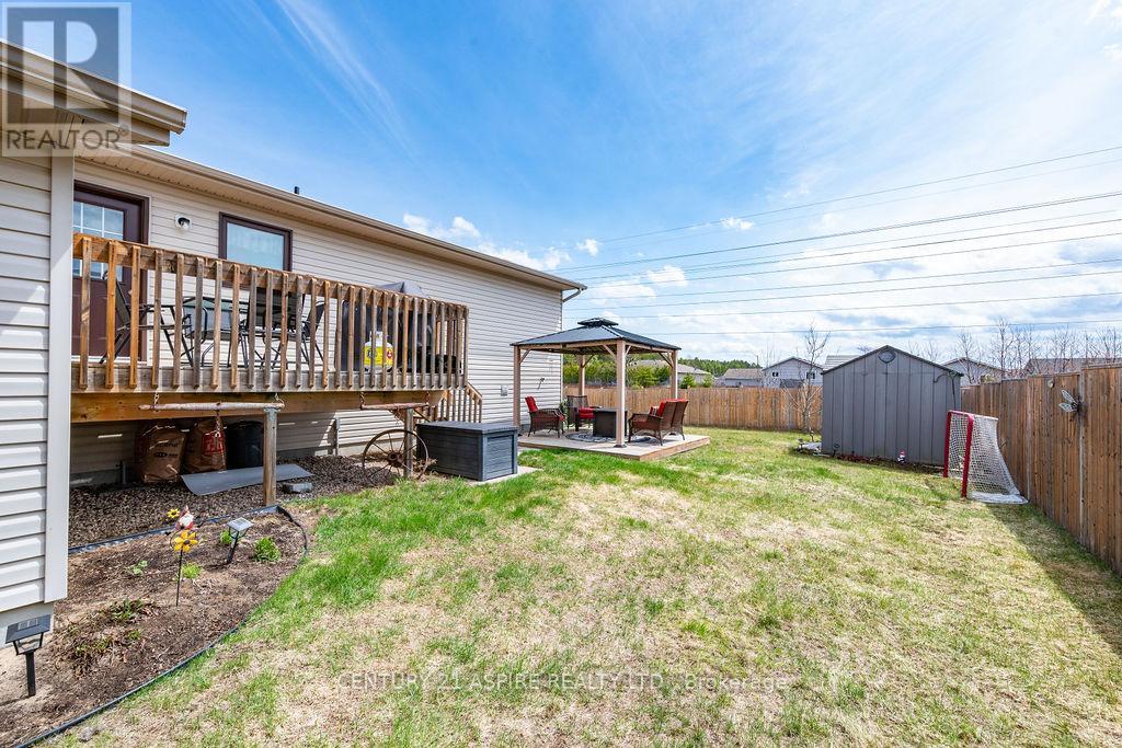 17 Newport Drive, Petawawa, Ontario  K8H 0C9 - Photo 33 - X13090376