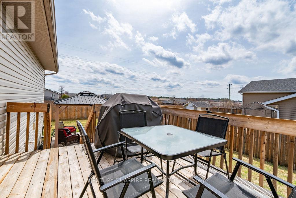 17 Newport Drive, Petawawa, Ontario  K8H 0C9 - Photo 34 - X13090376