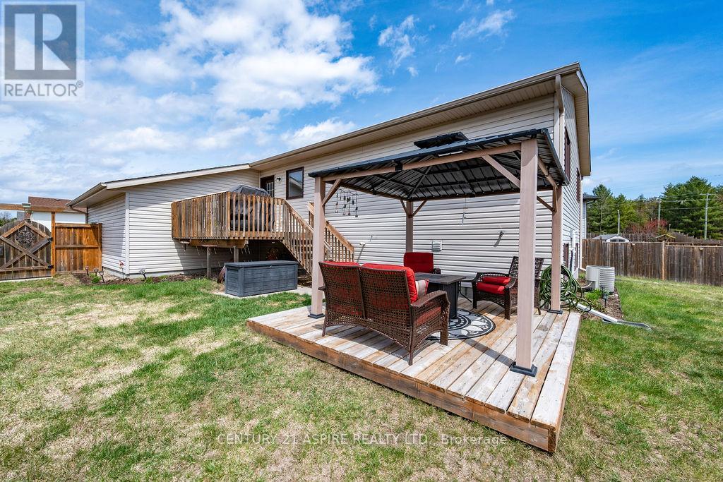 17 Newport Drive, Petawawa, Ontario  K8H 0C9 - Photo 35 - X13090376
