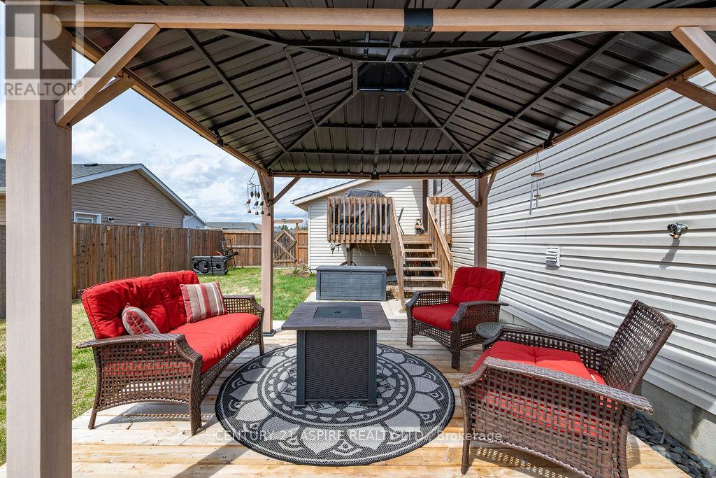 17 Newport Drive, Petawawa, Ontario  K8H 0C9 - Photo 36 - X13090376