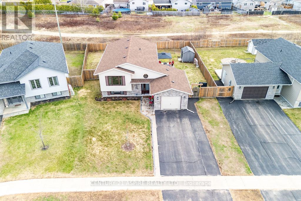 17 Newport Drive, Petawawa, Ontario  K8H 0C9 - Photo 39 - X13090376