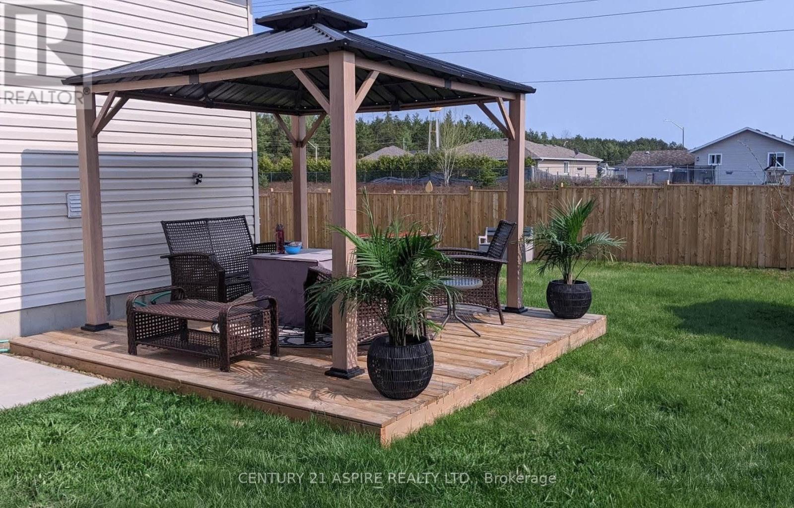 17 Newport Drive, Petawawa, Ontario  K8H 0C9 - Photo 47 - X13090376