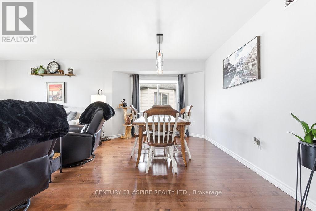 17 Newport Drive, Petawawa, Ontario  K8H 0C9 - Photo 9 - X13090376