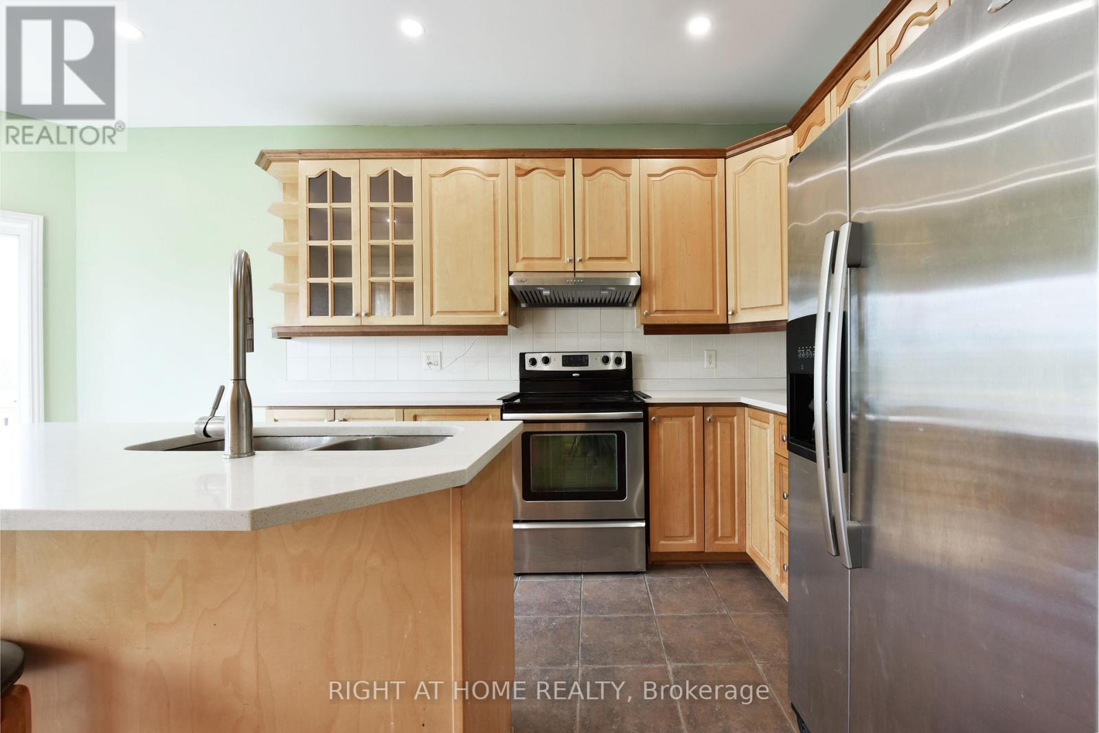 11 Cheltonia Way, Ottawa, Ontario  K2T 1G1 - Photo 10 - X13090256