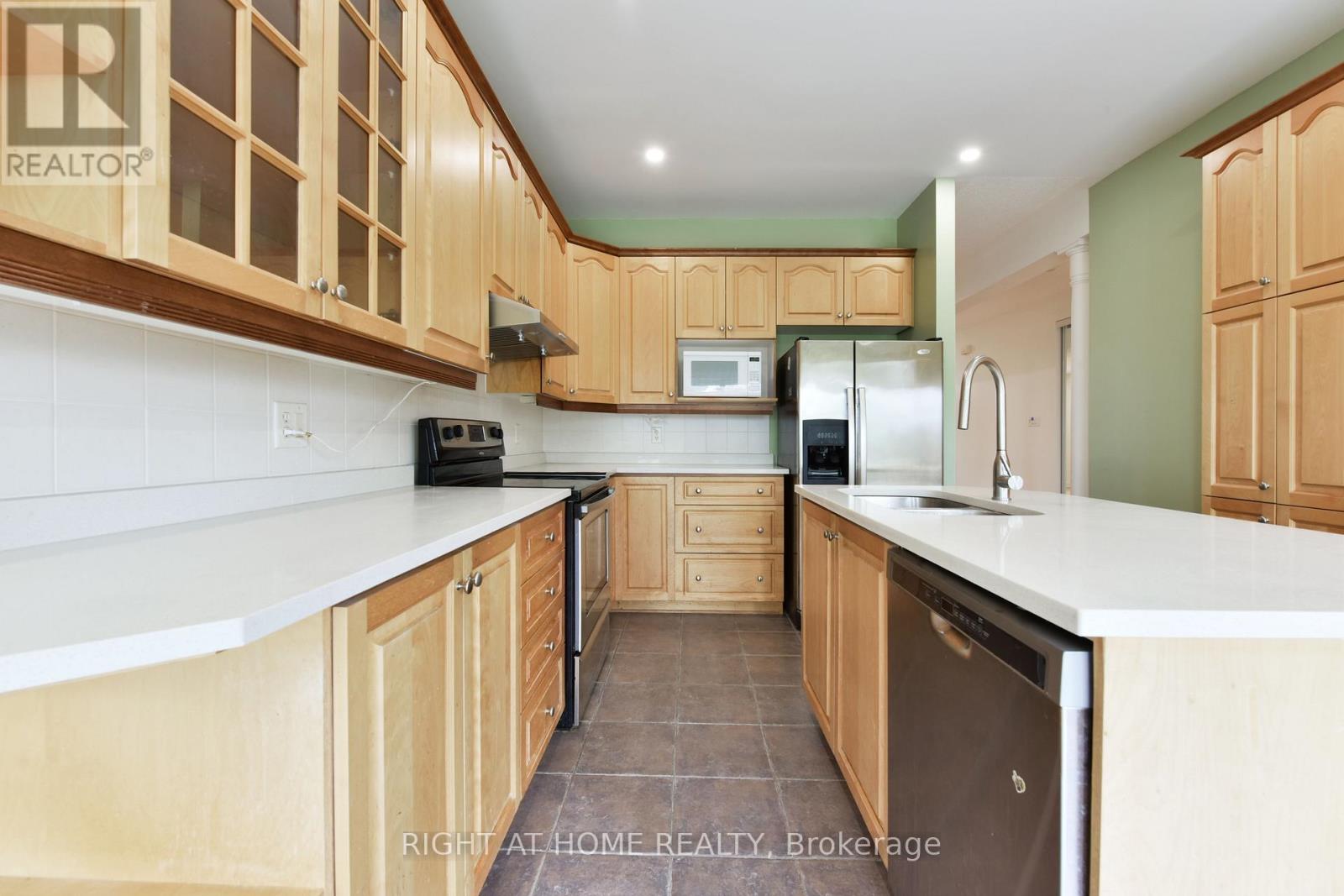 11 Cheltonia Way, Ottawa, Ontario  K2T 1G1 - Photo 12 - X13090256
