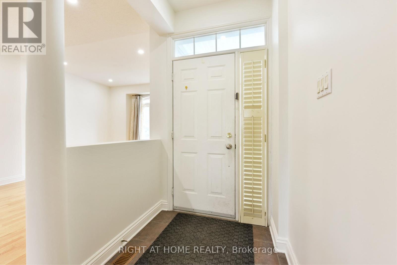 11 Cheltonia Way, Ottawa, Ontario  K2T 1G1 - Photo 2 - X13090256