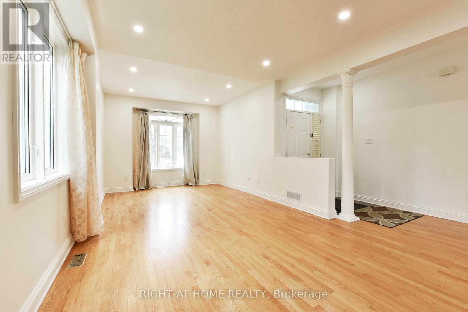 11 Cheltonia Way, Ottawa, Ontario  K2T 1G1 - Photo 3 - X13090256