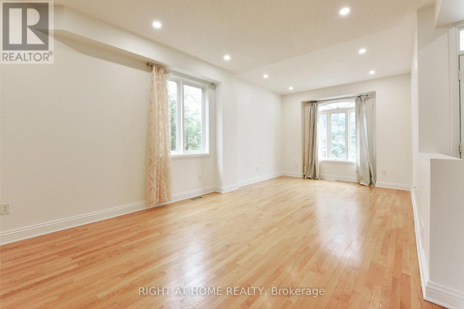 11 Cheltonia Way, Ottawa, Ontario  K2T 1G1 - Photo 4 - X13090256